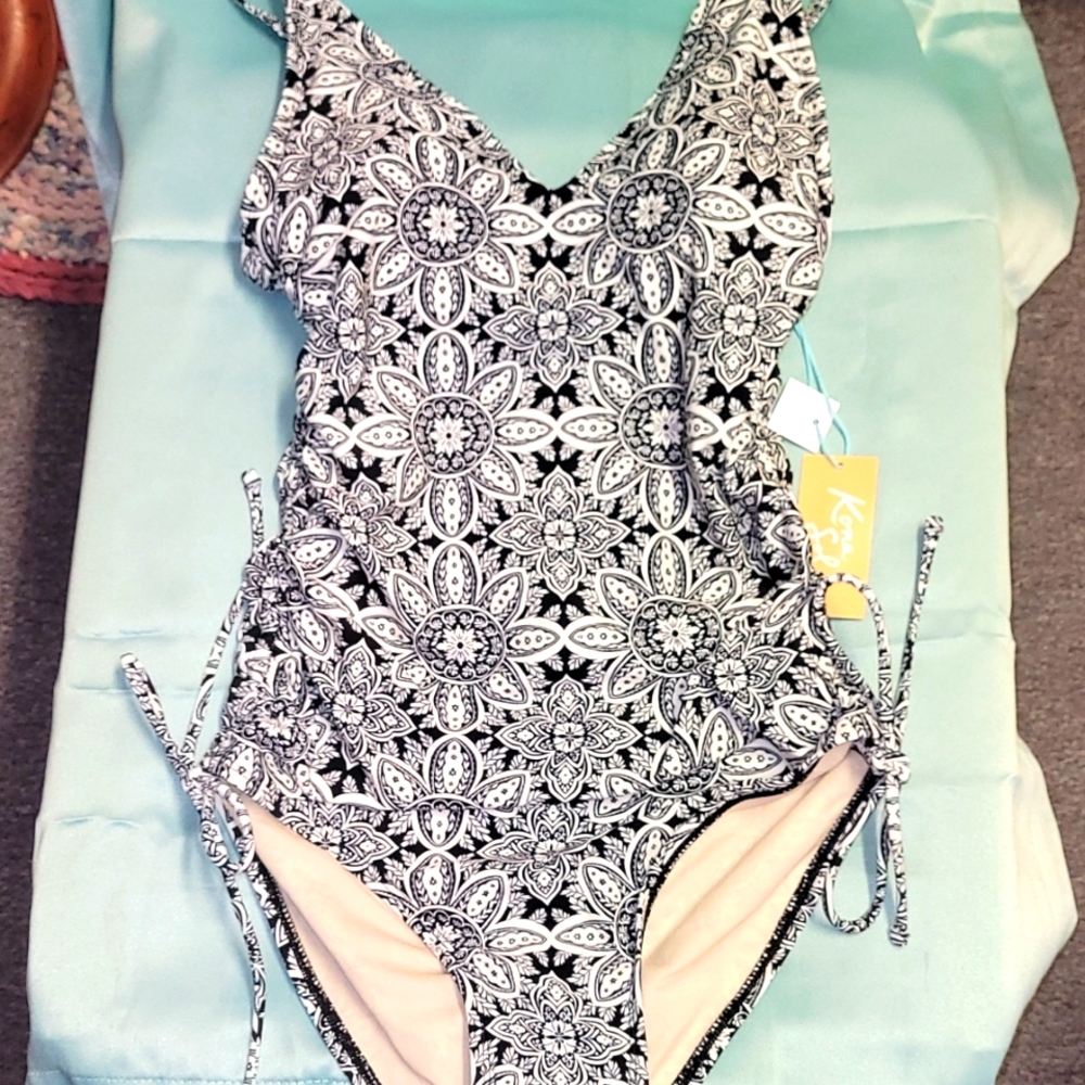 Kona Sol- New- one piece Swimsuit size Medium